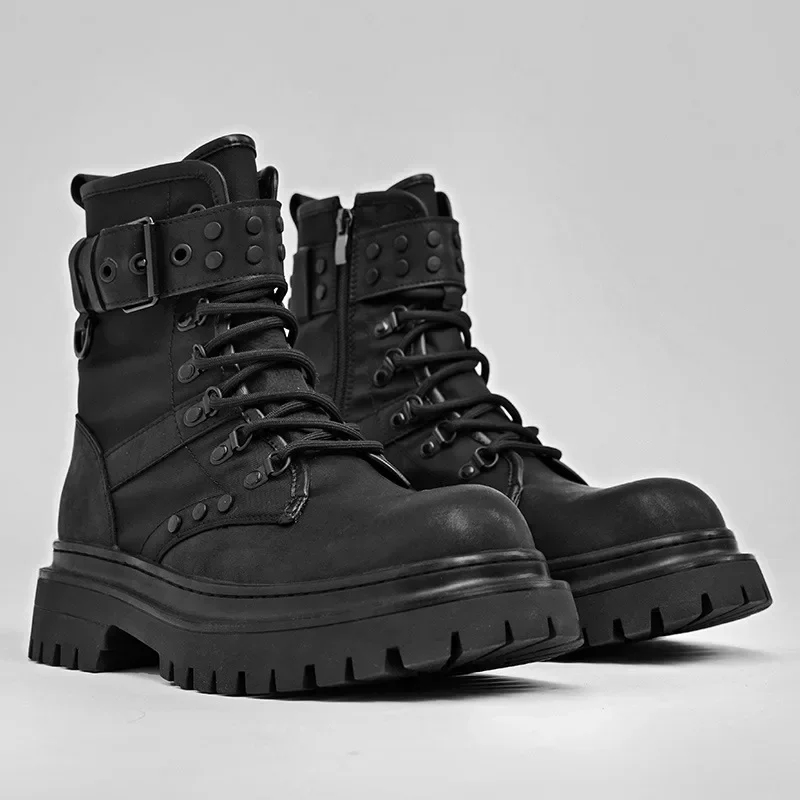Stivali da uomo 2025 autunno retrò stile britannico stivali da lavoro neri stivali corti casual versatili stivali da moto con suola spessa