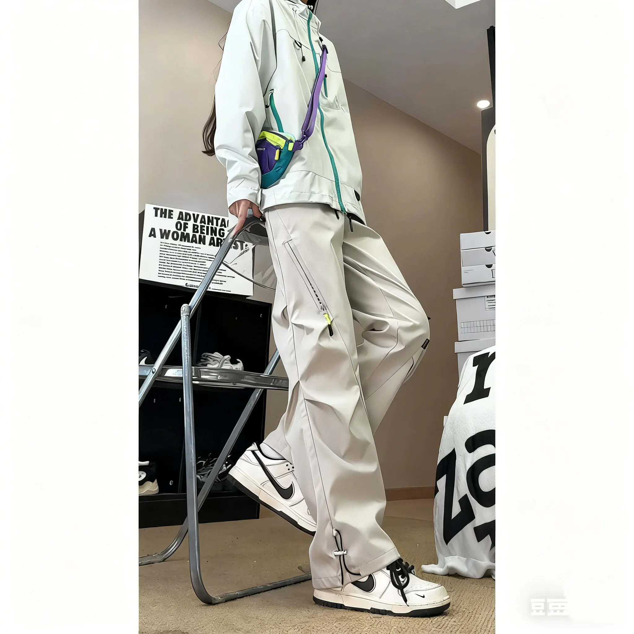 2025 Bequeme, vielseitige und minimalistische Hose, einfarbig, für Herren und Damen, locker, winddicht, wasserdicht, Outdoor-Trend, Wandern Image