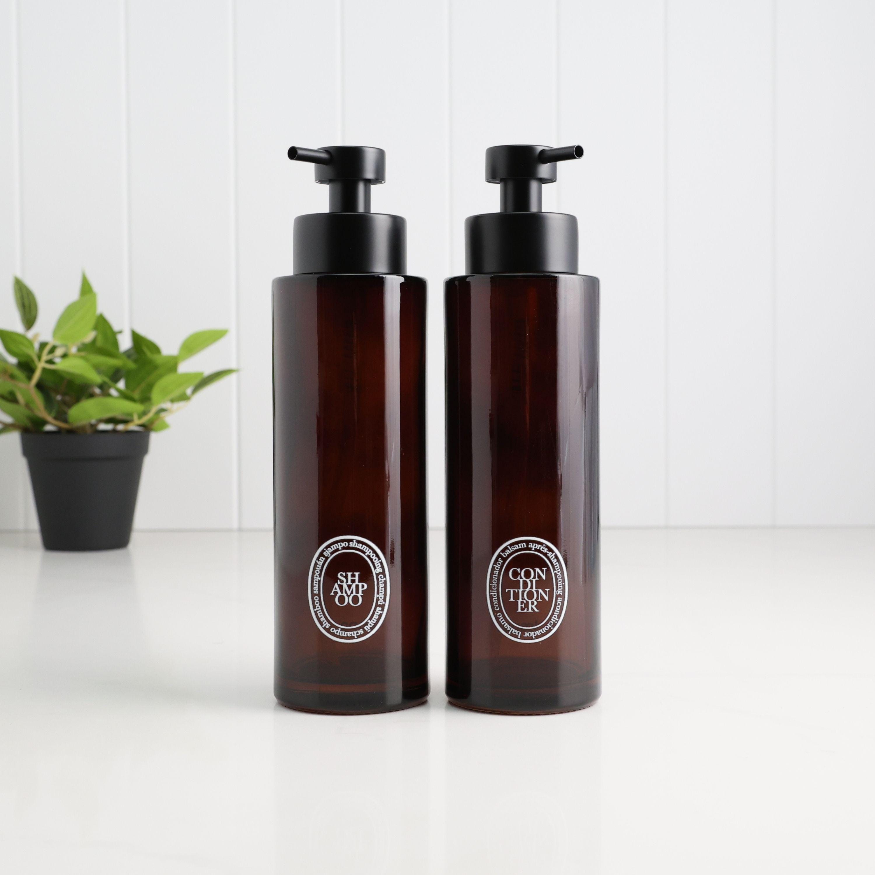 Set di 2 dispenser per shampoo e balsamo in vetro ambrato con etichette ovali bianche / Duo pompa ambra ricaricabile da 500 ml / Dispenser per bagno e