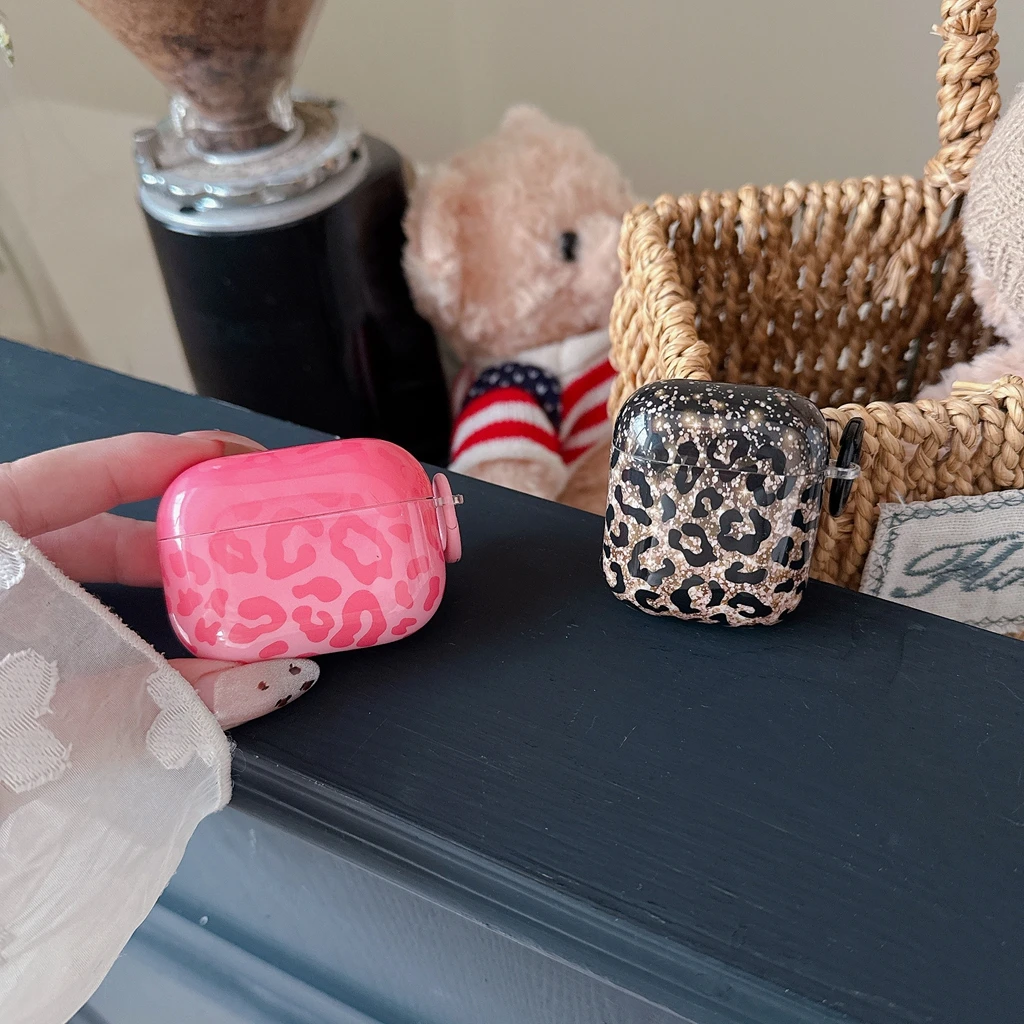 Retro-stilvolle schwarz-rosa Farbverlaufs-Leopardenmuster mit Haken-Kopfhörerhülle für AirPods 1 oder 2 3 4 Pro 2 Pro 3 Image