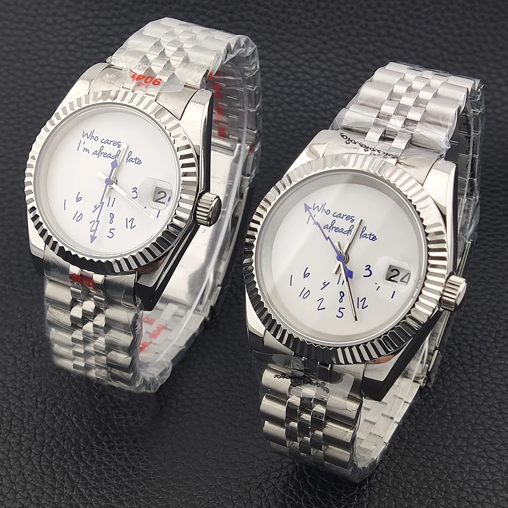 39 mm/36 mm NH35-Uhr „Who Cares I Al Late“-Uhr, kein Logo, blauer Text, Zifferblatt, Saphirglas, NH35-Automatikwerk Image