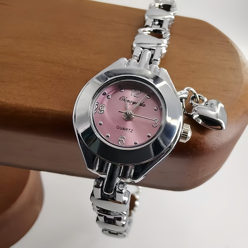 Neue Damenuhr / Exquisite, hochwertige Damen-Quarzuhr – herzförmige, vielseitige Damen-Freizeituhr, modische Damenuhr, Studentinnenuhr, Geschenk zum Geburtstag, zu Feiertagen oder zum Jahrestag Image