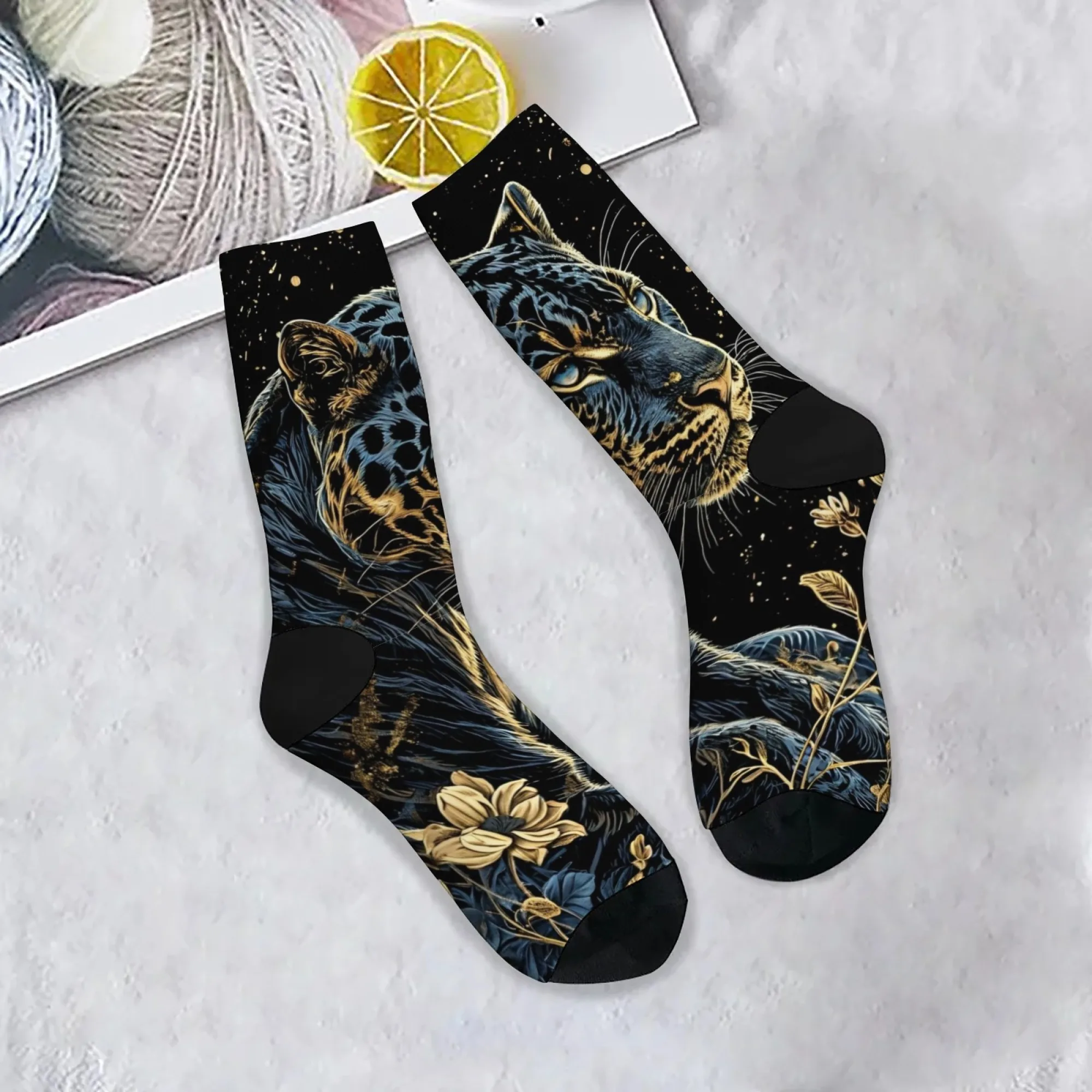 Unisex Luxus Leopard Floral Print Socken Bequeme Atmungsaktive Casual Socken Neuheit Harajuku Retro Straße Spaß Socken Party Geschenk Image