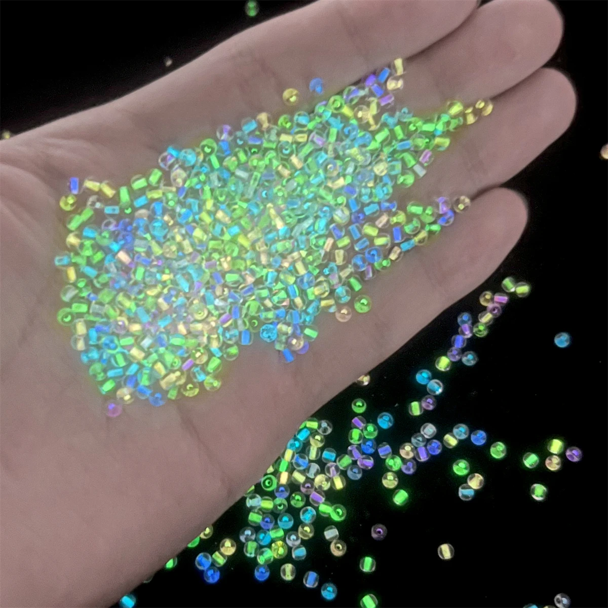 2/3/4mm Leuchtende Glasperlen (Nachts Leuchtende Samenperlen) - DIY Schmuckherstellung (Halskette/Armband) Handgefertigte Accessoires 1mm 11g/Beutel Image