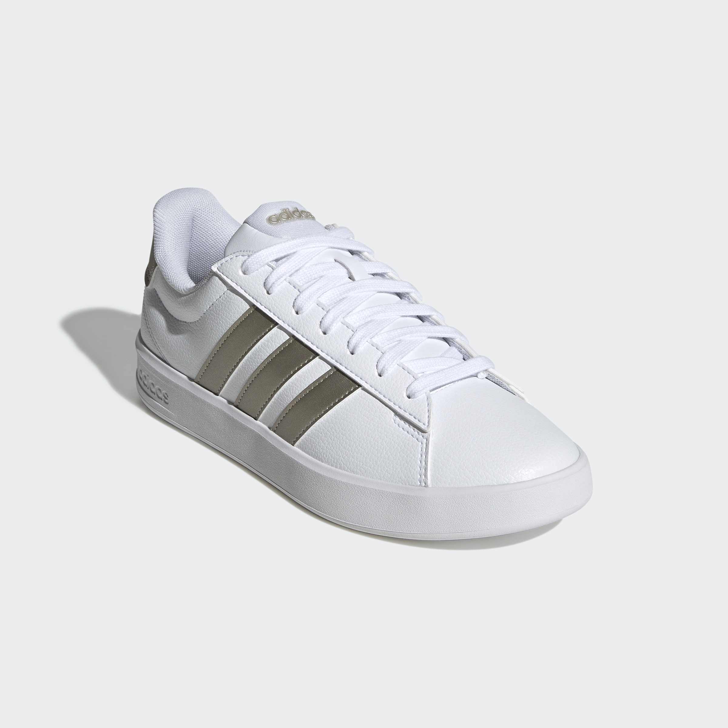 Sneaker ADIDAS SPORTSWEAR "GRAND COURT 3.0", Damen, Gr. 37, cloud weiß, cyber metallic, ftwr weiß, Synthetik, Textil, Schuhe Sneaker