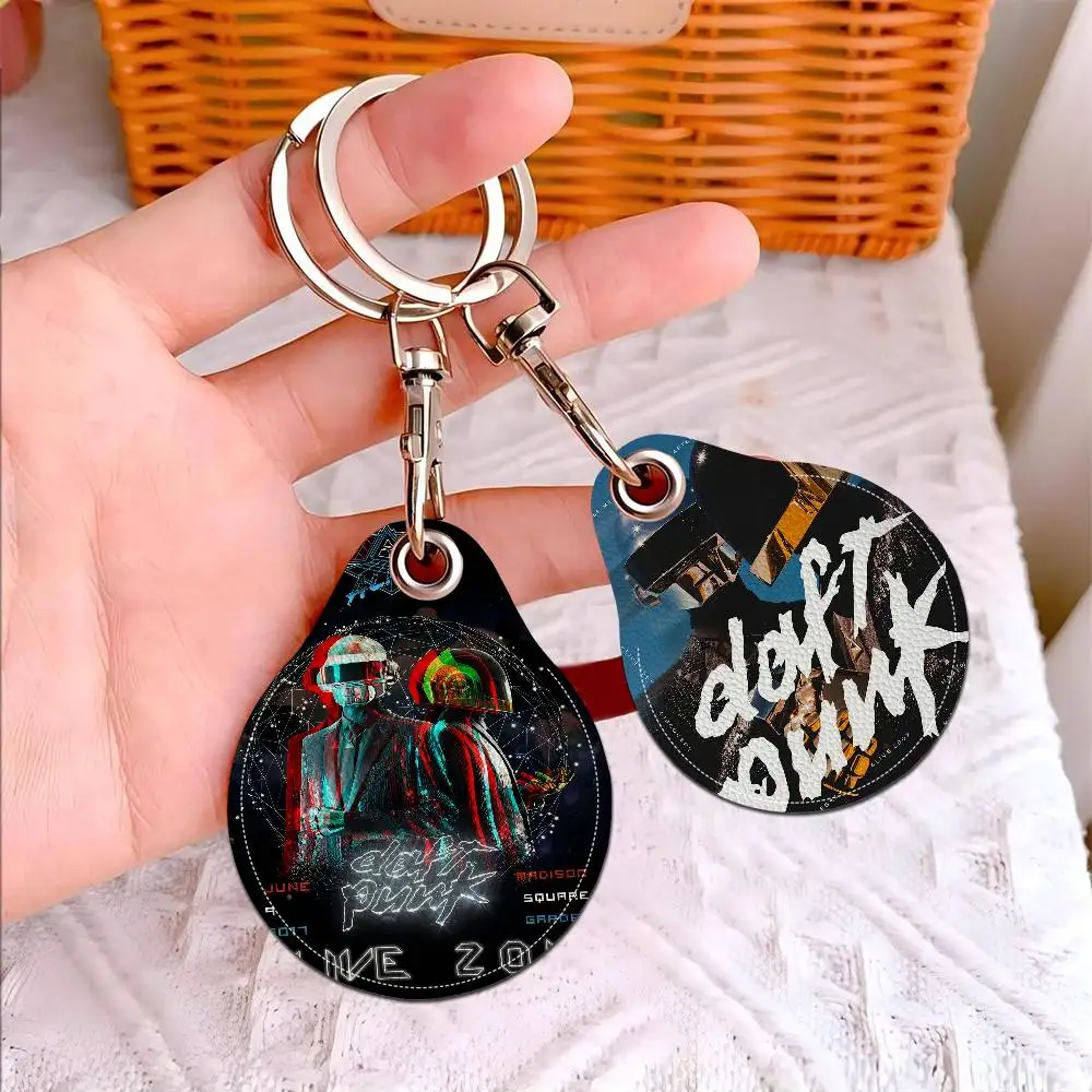 Around The World Daft Punk Vintage Schlüsselanhänger Zugangskartentasche Schlüsselanhänger Ring Leder Kartenhalter Schlüsselanhänger Schlüsselanhänger Tür Image