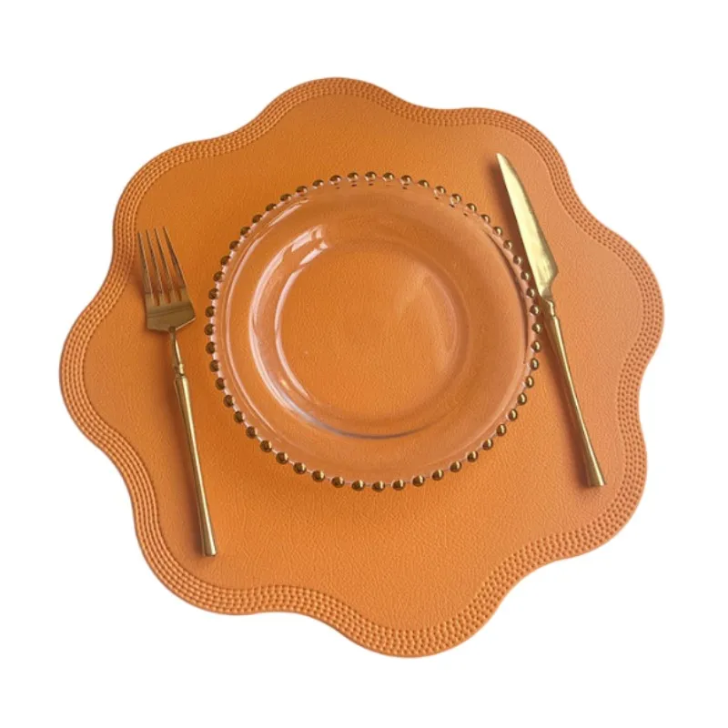 Orangefarbenes Tischset in Blumenform aus PU-Kunstleder für runde Esstische, runde Tischsets, runde Tischsets