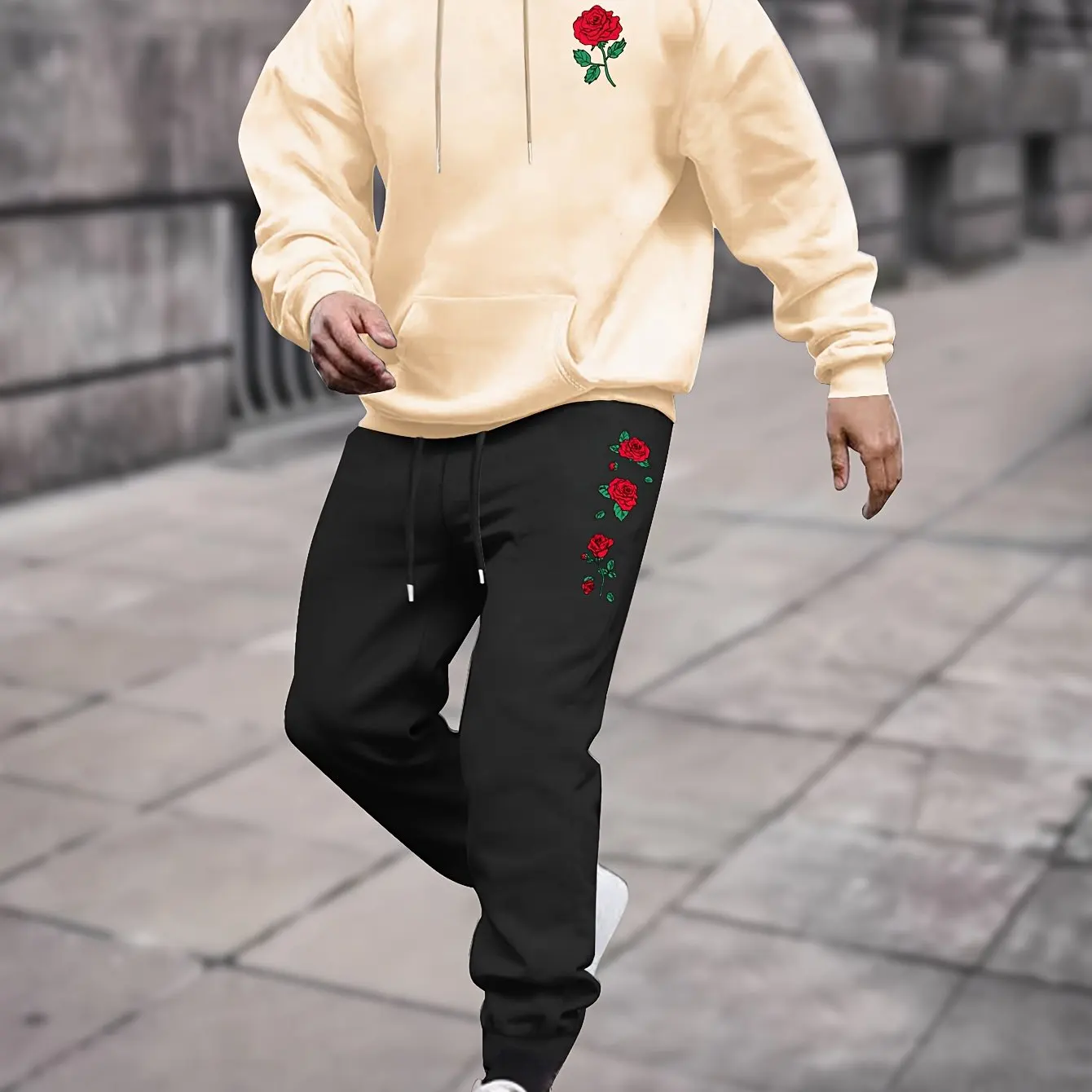 Herren-Set aus Fleece-Pullover und Jogginghose mit Rosenmuster – Herbst/Winter, Kordelzughose, Sweatshirts, Herrenbekleidung, Jogginghose Image