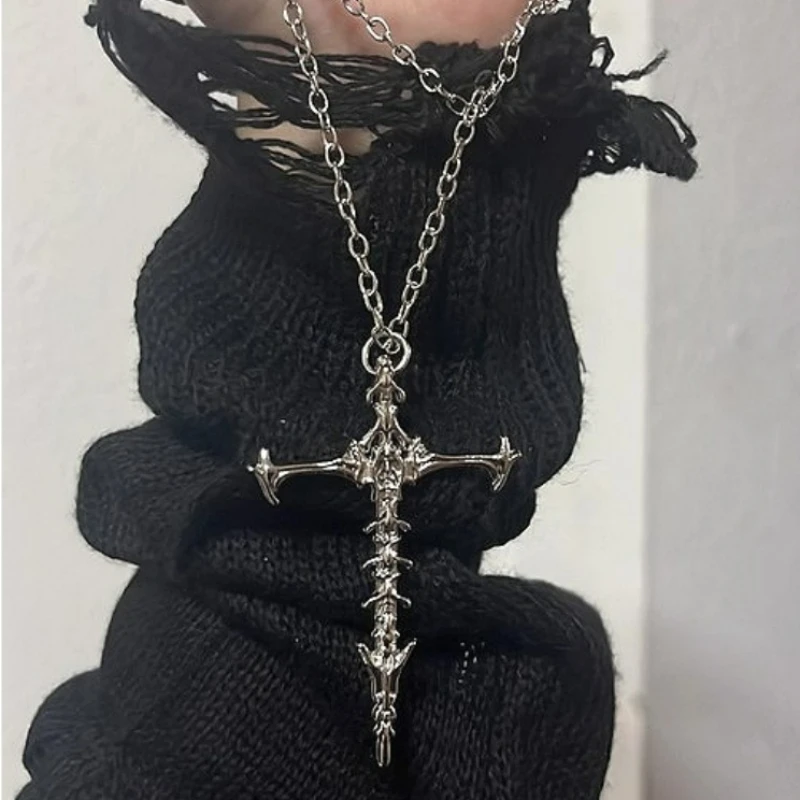 Collana con ciondolo croce scheletro teschio vintage stile punk gotico scuro Collana unisex argento nero catena hip-hop regali di gioielli di moda