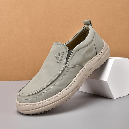 Lässige Herrenmokassins in Hellbraun – bequeme Slipper mit weichem Obermaterial und flexibler Sohle, ideal für Wochenenden, entspannte Ausflüge und Reisen. Image