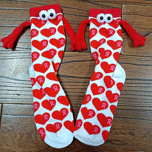 Herzförmige Magnetsocken für Paare zum Valentinstag, atmungsaktive, wadenlange Socken mit Händchenhalten-Motiv, das perfekte Valentinstagsgeschenk, ideal für Paare, kuschelig und stylisch für die Image