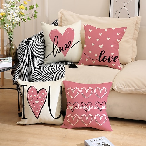 Valentinstag-Kissenbezug mit Herzmotiv für Paare, rotes Dekokissen mit dem Schriftzug „Love", perfekt für Sofa, Wohnzimmer und Schlafzimmer, ideal für romantische Valentinstagsdekoration. Image