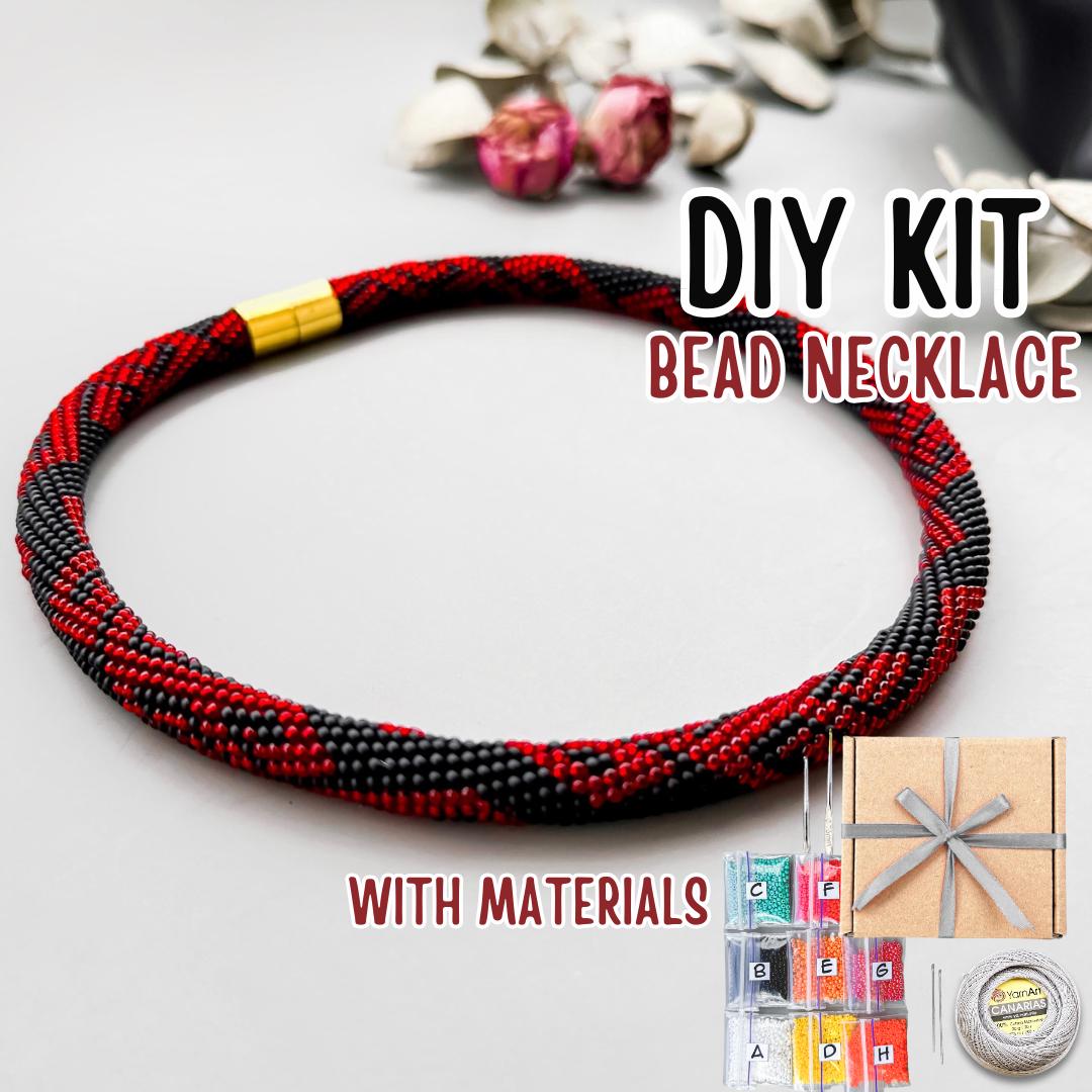 Collana fai da te Passion - KIT per realizzare una corda all'uncinetto con perline - Collana e bracciale all'uncinetto con perline di semi rosso nero