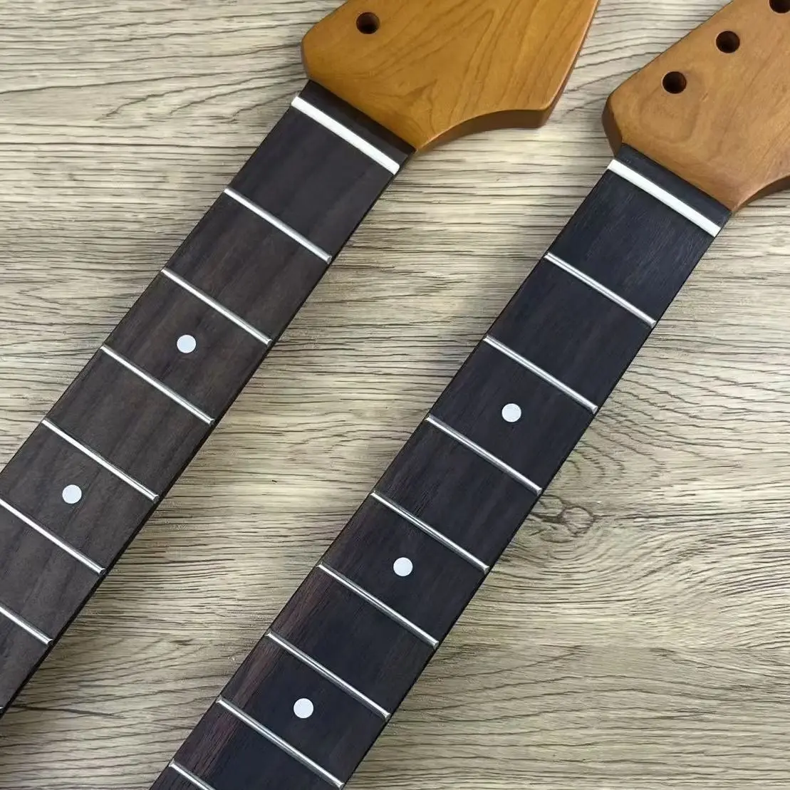 Vintage ST Style Gitarrenhals aus geröstetem Ahorn, Griffbrett aus Palisander, 21 Bünde, Dual-Action-Halsstab, 56 mm Absatz für Gitarristen