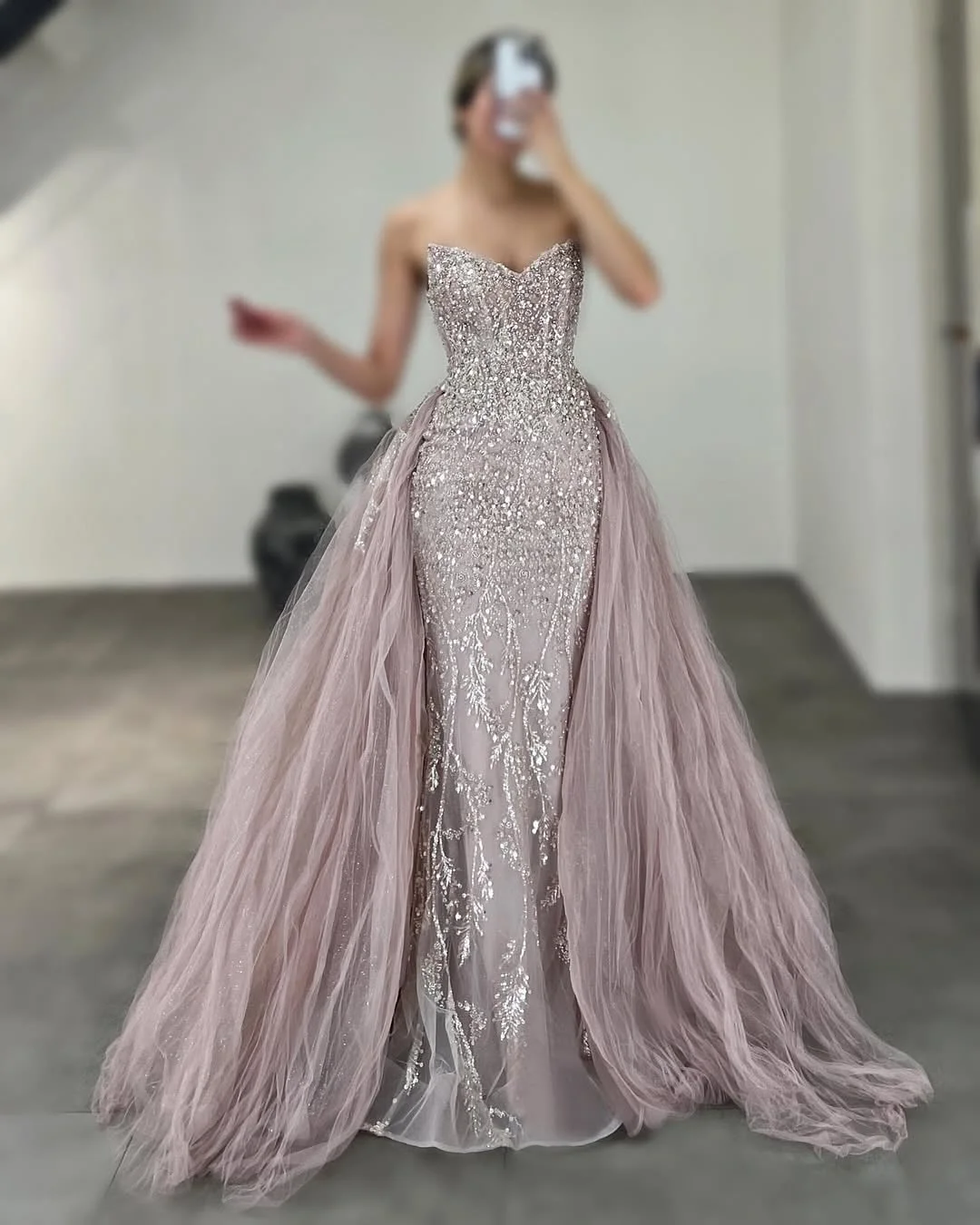 Aenyrst Elegante Partykleider für formelle Anlässe, gelbe Satin-Abschlussballkleider, rückenfrei, maßgeschneidert. Lange Kleider mit Ärmeln