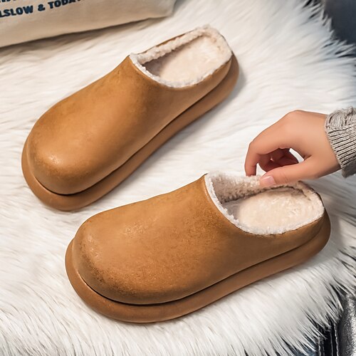 Gemütliche, fellgefütterte Herren-Slipper – weich, warm, perfekt für entspannte Hochzeitsfeiern und Treffen in Innenräumen Image