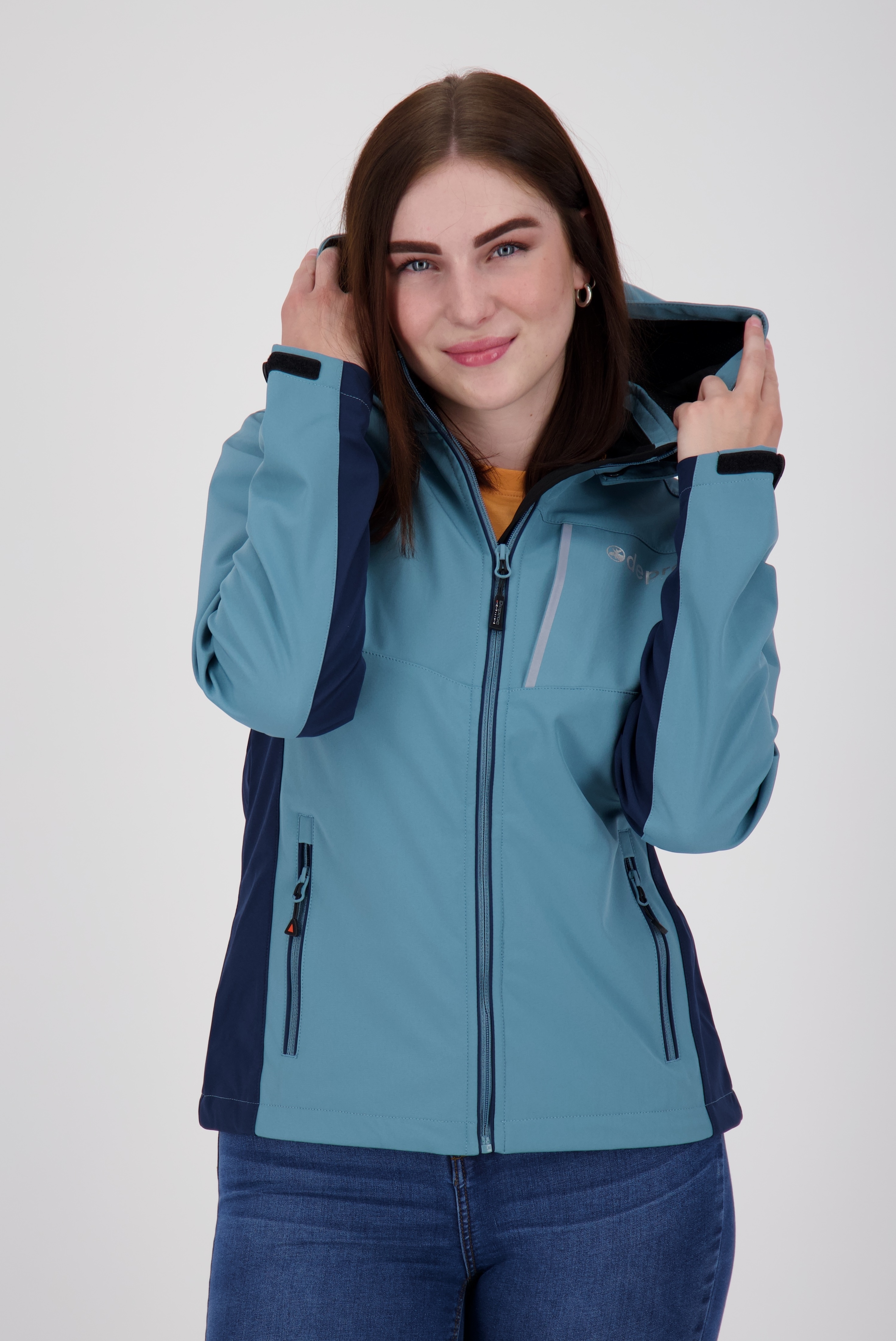 Softshelljacke DEPROC ACTIVE "NUNAVUT WOMEN", Damen, Gr. 40 (M), blau (hellblau), 96% Polyester; 4% Elastan, mit verstellbarem Klettverschluss, Jacken Softshelljacke, auch in Großen Größen erhältlich