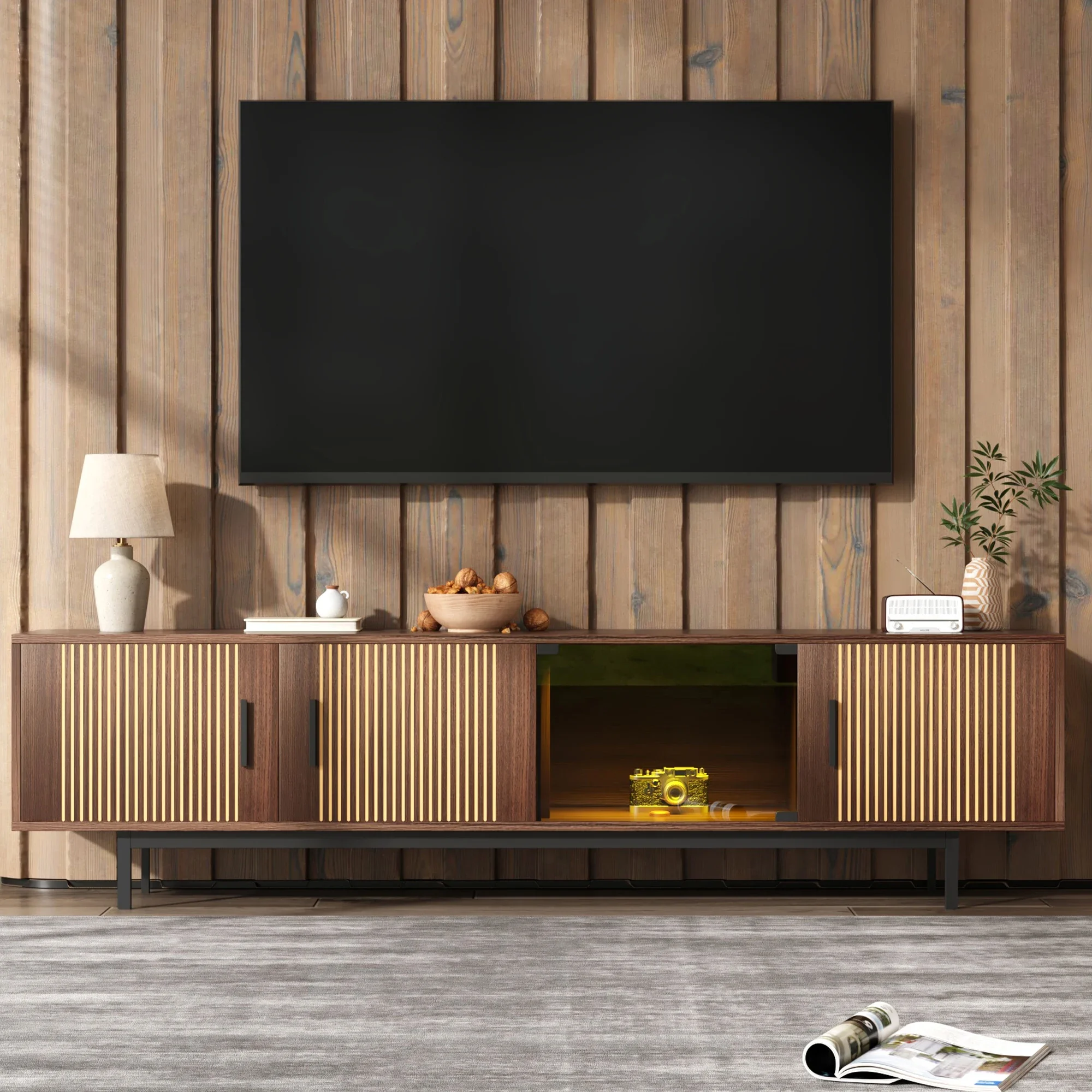 Meuble TV, meuble bas avec texture sculptée, meuble TV avec bande lumineuse LED et porte en verre trempé.