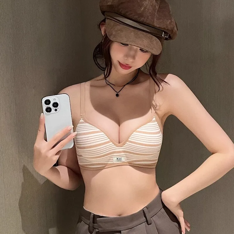 BH im amerikanischen Vintage-Stil | Nahtloser 3-Streifen-Push-Up für kleine Brüste, gepolsterter Lift, modischer Retro-Look, T-Shirt-BH MOYISU 32-38