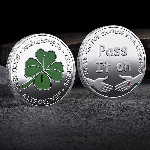 Glücksmünze mit vierblättrigem Kleeblatt – ein ideales Geschenk zum St. Patrick's Day – ein Taschenamulett für Schutz und Glück. Sammlermünze mit Acrylbox. Image