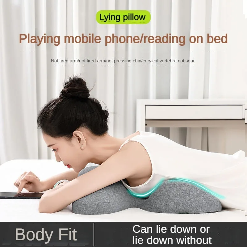 Liegen auf dem Bett Schlaf kissen liegen auf dem Bett Kissen Arbeit auf dem Bett Kissen spielen Handy Lese kissen Image