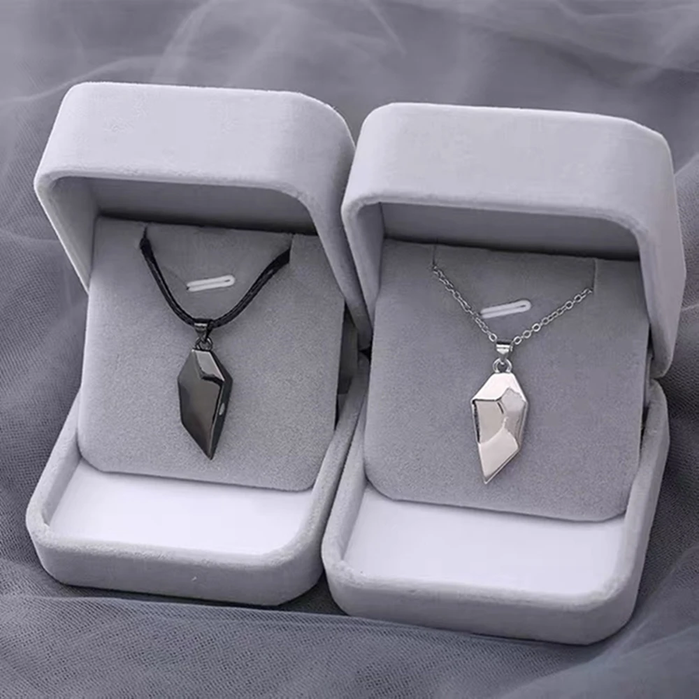 Collana di coppia magnetica di moda coreana per gli amanti Collana con ciondolo a cuore punk gotico per uomo Donna Collane Gioielli regalo per feste
