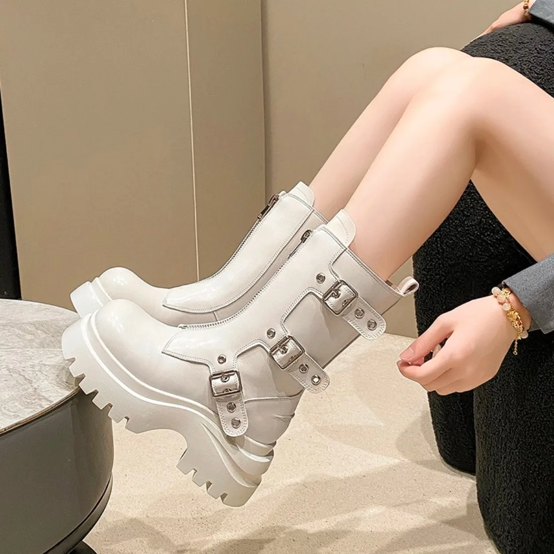 2025 frau Stiefel Kniehohe Plattform Elegante Niedrigen Ferse Trend Punk Gothic New Rock Leder Mode frauen Schuhe Motorrad Schuhe