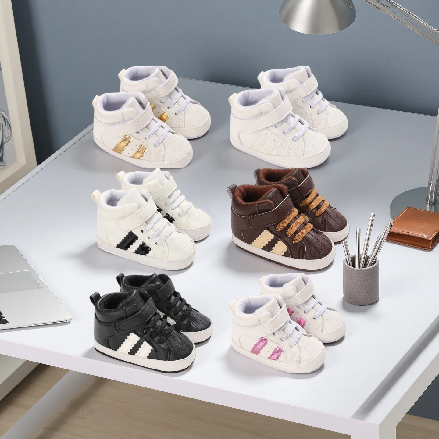 Mehrere Farben Frühling und Herbst Heißer Verkauf Sportschuhe 0-18 Monate Babyschuhe Anti-Rutsch-Lernschuhe Lässige Babyschuhe