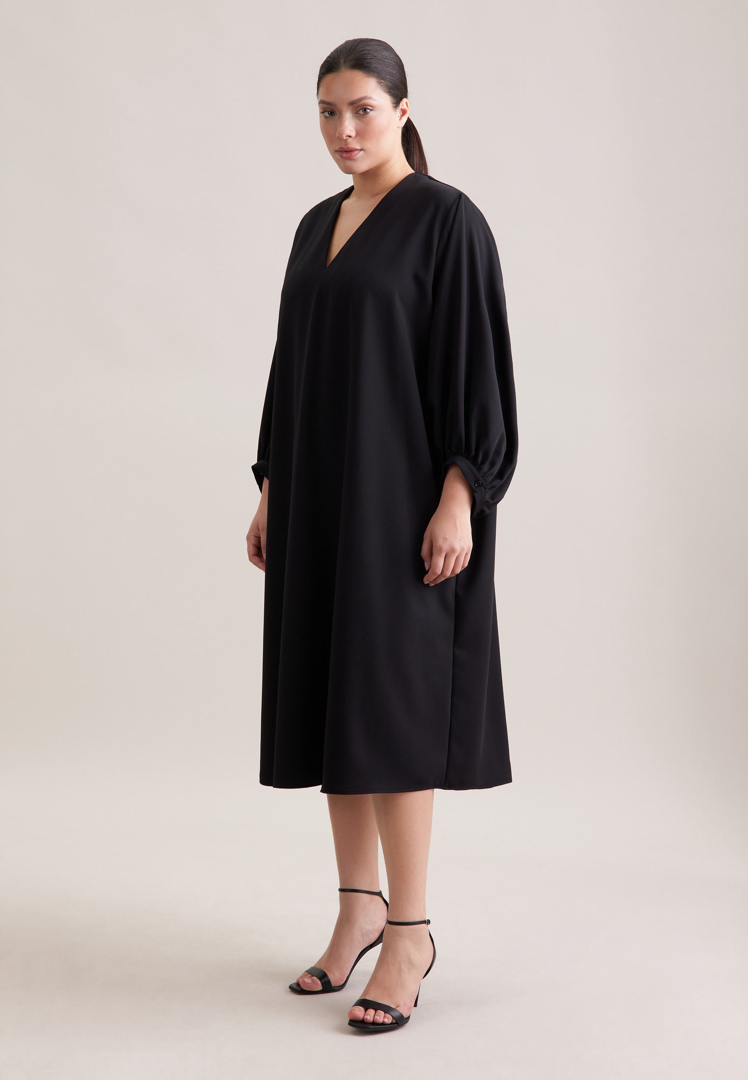 Sommerkleid SEIDENSTICKER "Schwarze Rose", Damen, Gr. 4XL (48), Normalgrößen, schwarz, 100% Polyester, unifarben, regular fit, V-Ausschnitt, Kleider Sommerkleid, 1/1 V-Neck Uni