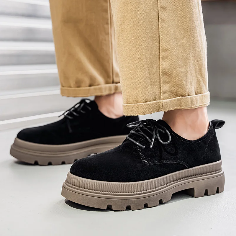 Herren-Business-Freizeitschuhe mit dicken Sohlen sind modische, vielseitige und einfache formelle Herrenschuhe