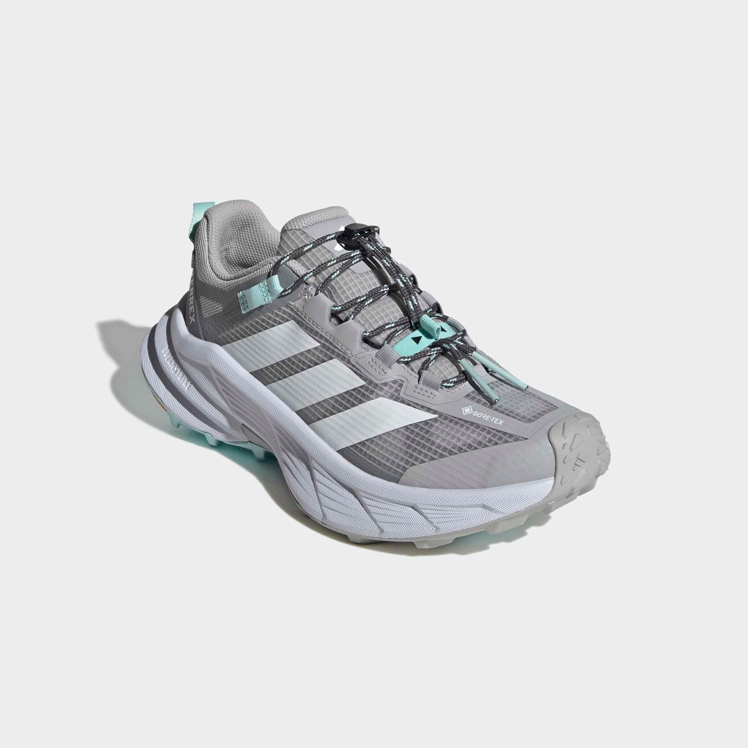 Wanderschuh ADIDAS TERREX "TERREX FREEHIKER SL GORE-TEX", Damen, Gr. 42, dash grau, cloud weiß, semi flash aqua, Textil, Schuhe Wanderschuh, wasserdicht