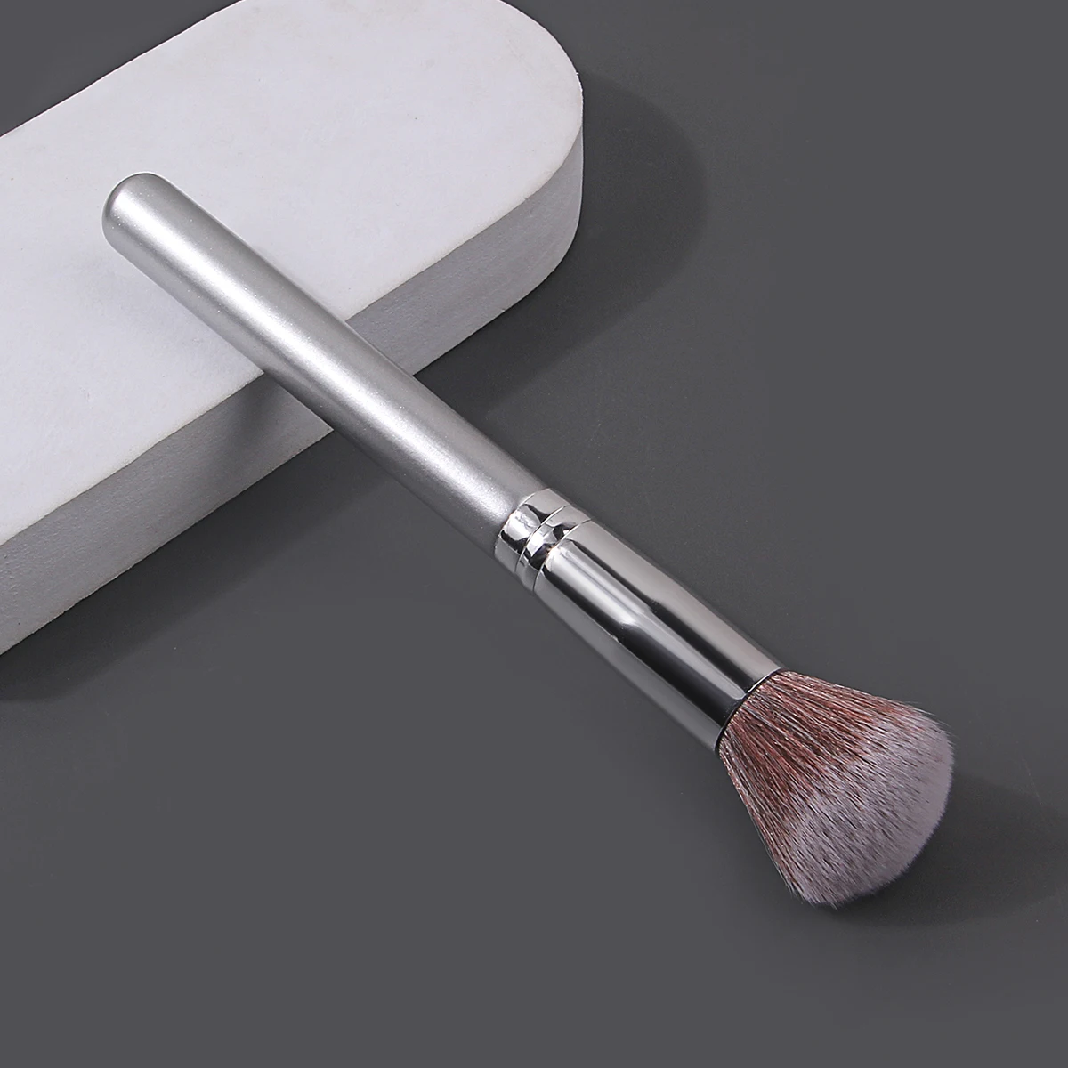 1-teiliger silberner loser Pinsel mit Honigpinsel, Holzgriff für Anfänger, weiche Borsten, tragbarer Make-up-Pinsel, Beauty-Tool Image