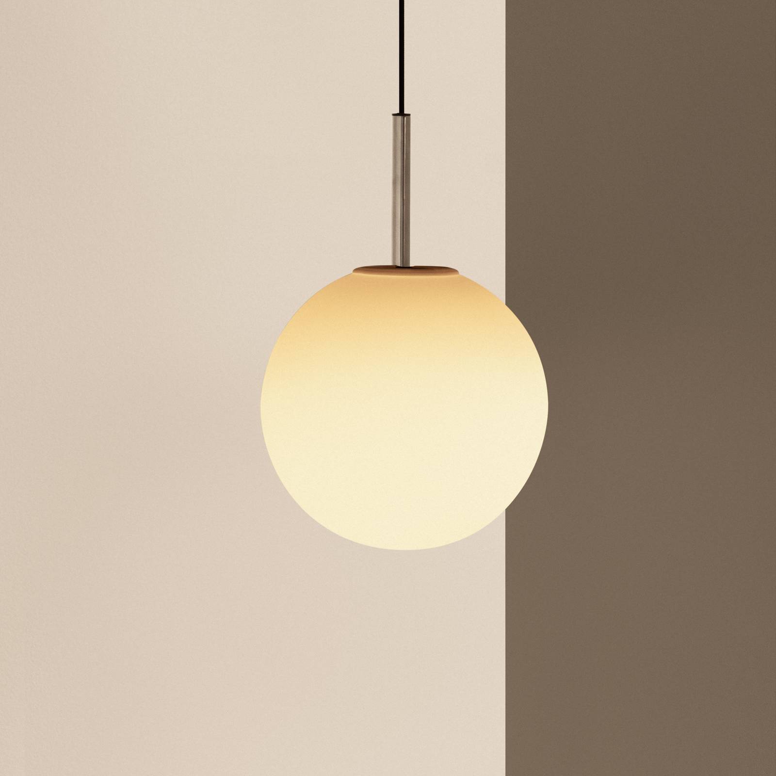 Audo Copenhagen Design Hängelampe TR Bulb, dimmbar, weiß / opal, für Wohn- / Esszimmer, Glas, Design, Pendelleuchte