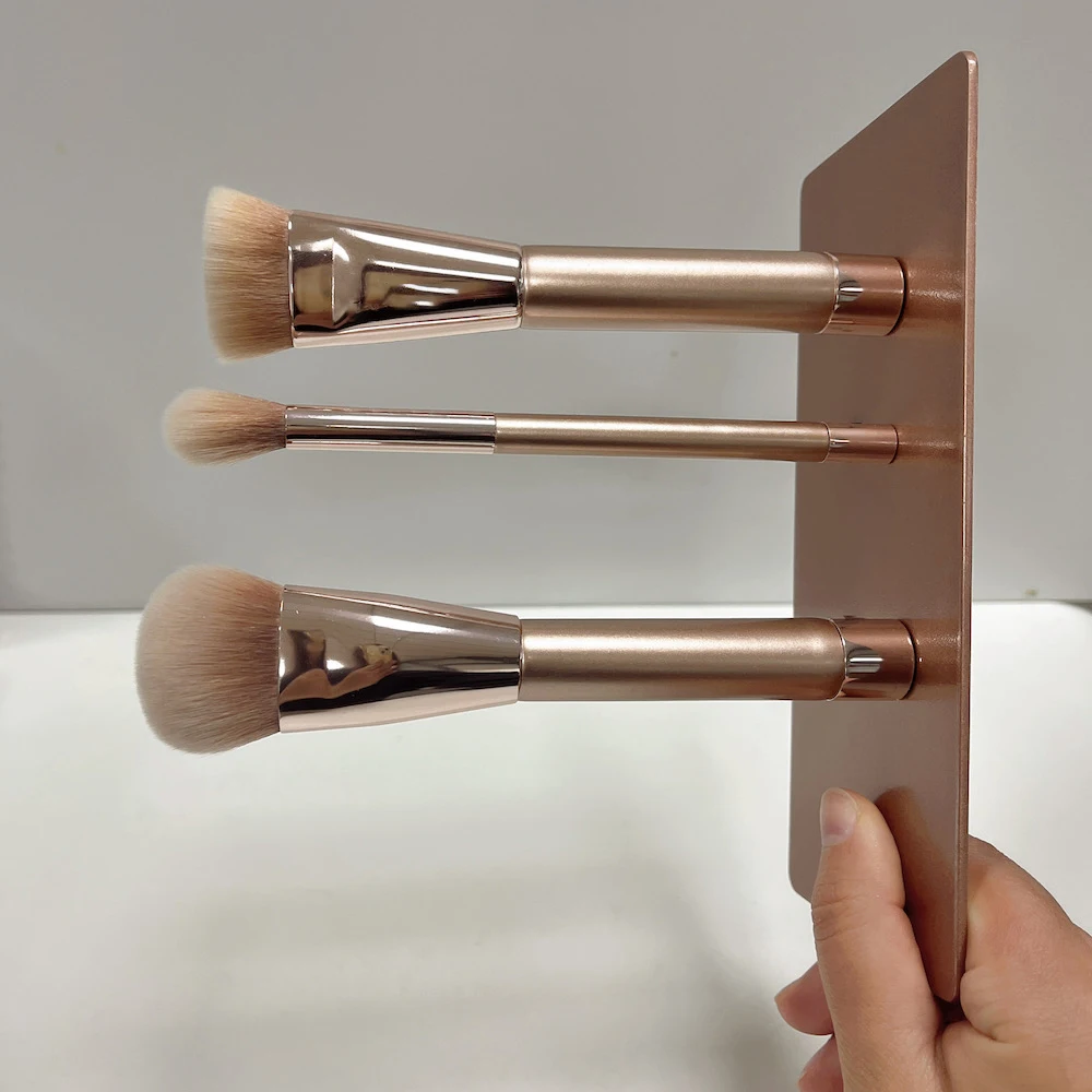 Einzigartige Beauty Cosmetics Professional Make-up-Werkzeuge Tragbares benutzer definiertes Logo 4-teiliges magnetisches Metallbox-Make-up-Pinsel-Set