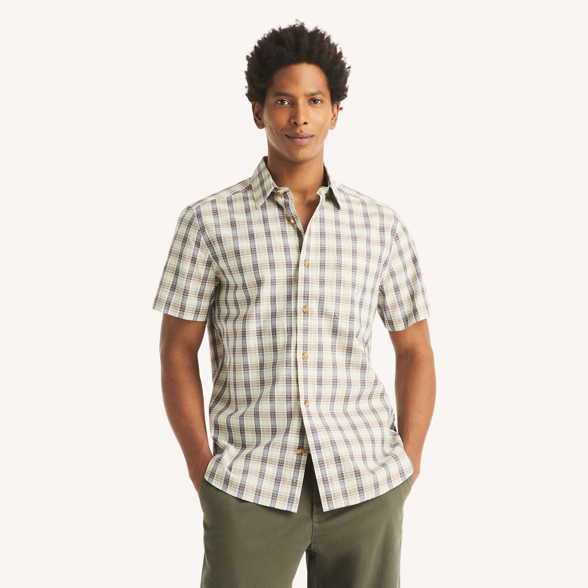 Nautica Men's Plaid Short-Sleeve Shirt 122 (Sand Drift), XS