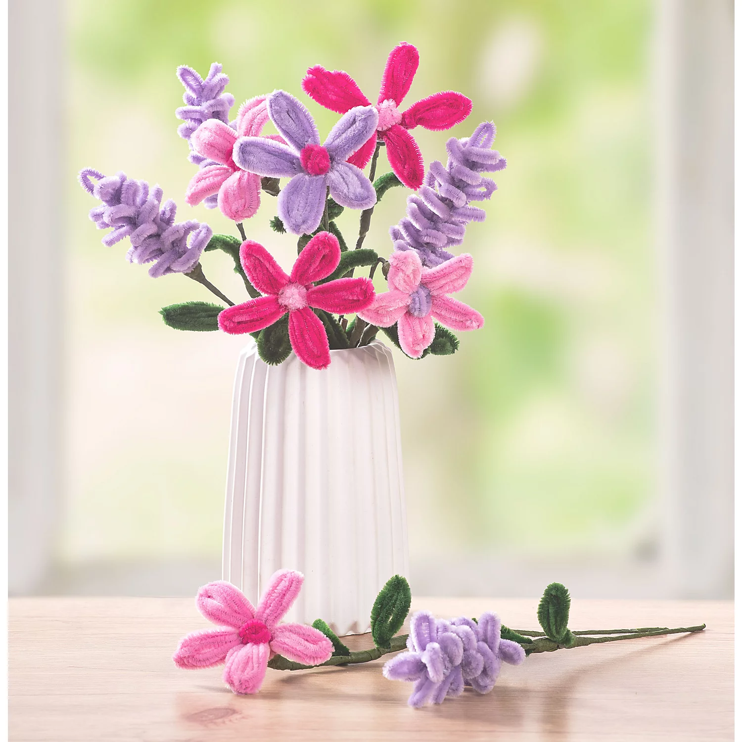 buttinette Baste-Set Chenilleblumen, 10 Stück Image