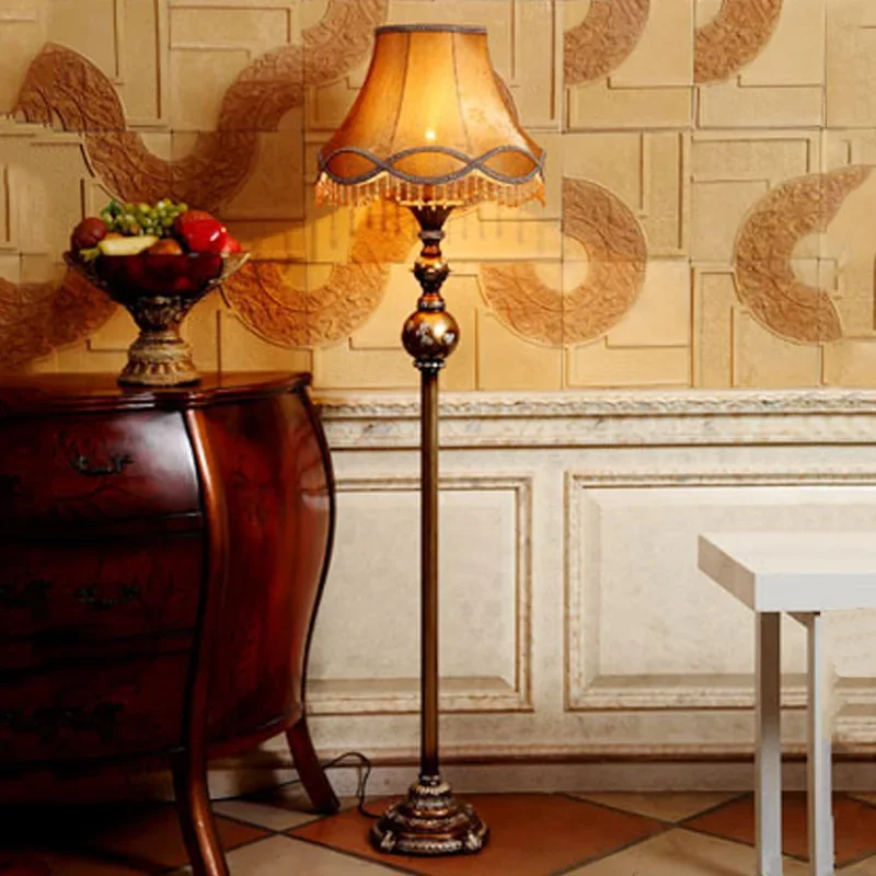 Europäische Art Stoff Stehlampe Wohnzimmer Sofa Seiten lampe minimalist ische Hotel Retro dekorative Schlafzimmer Nachttisch lampe