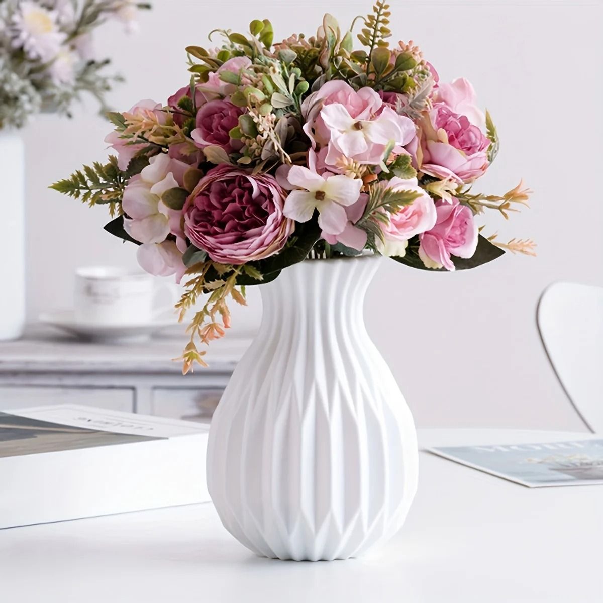 Modern Minimalist Imitation Ceramic Plastic Vase grey