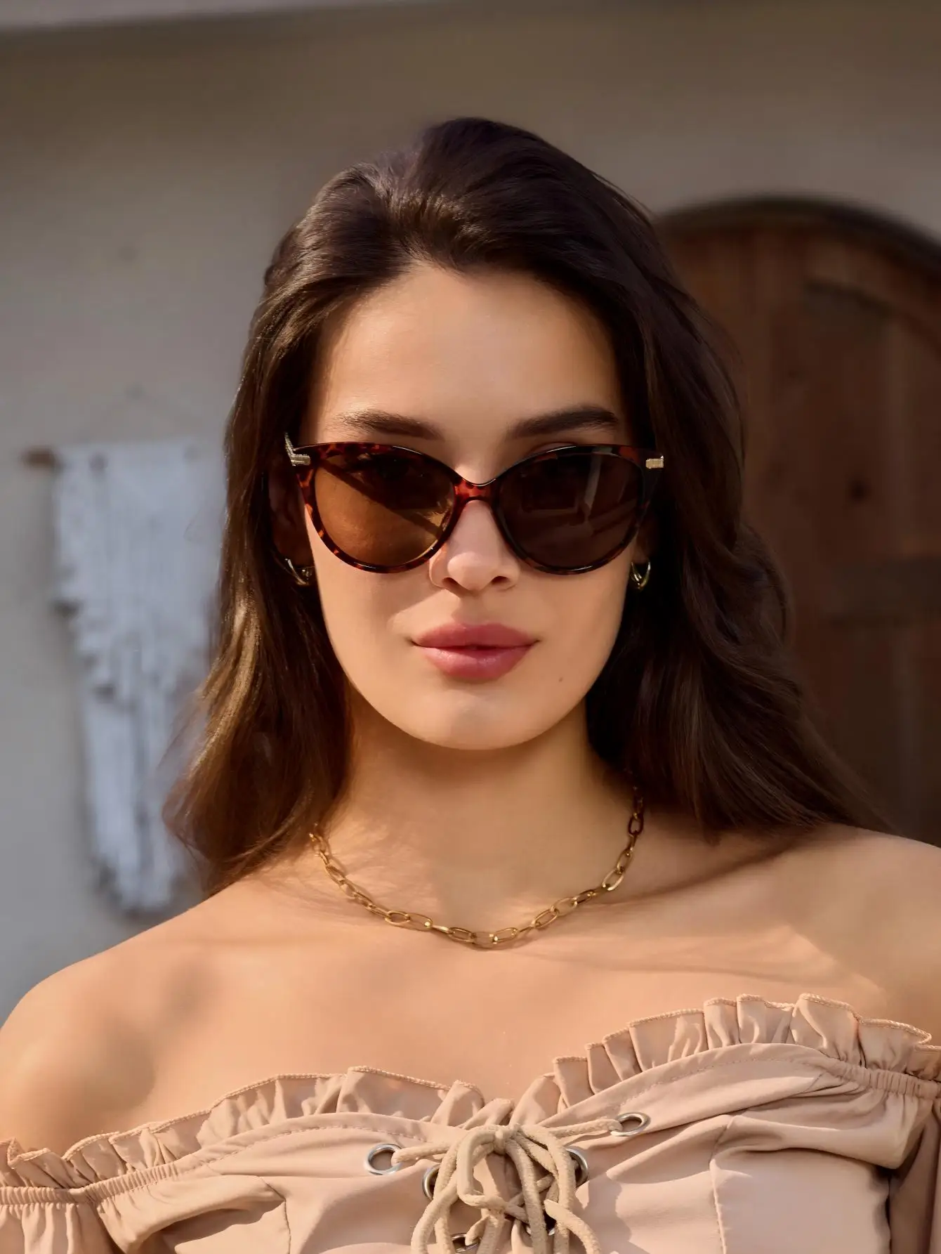 Minimalistische Retro-Katzenaugen-Modebrille mit dekorativen Bügelenden, geeignet für die tägliche Kleidung, Fotografie und Autofahren Image