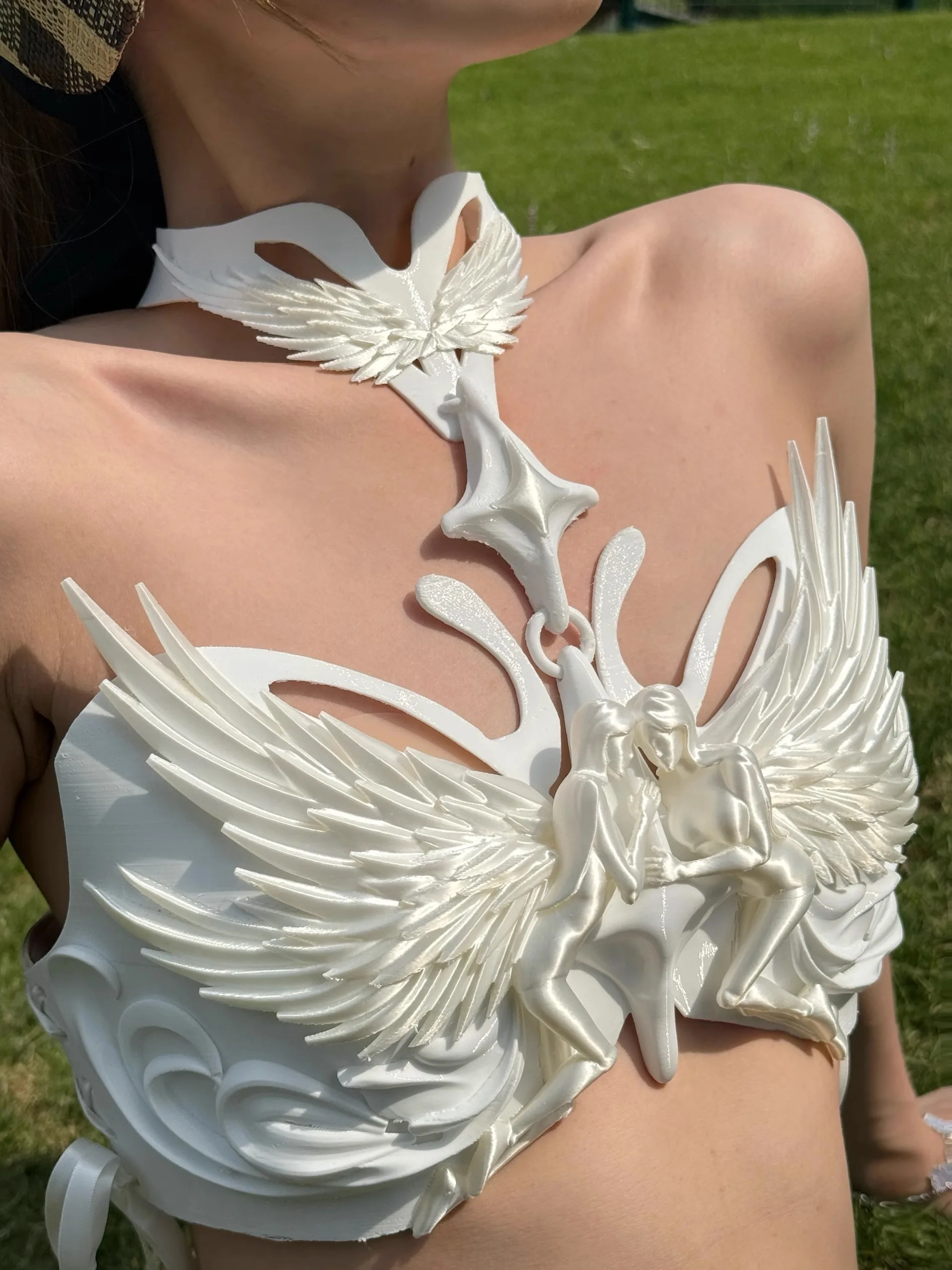 Engelsskulptur-BH-Röhrenoberteil, Nische mit Sinn für Design, Schieß-Requisiten, Studio Image