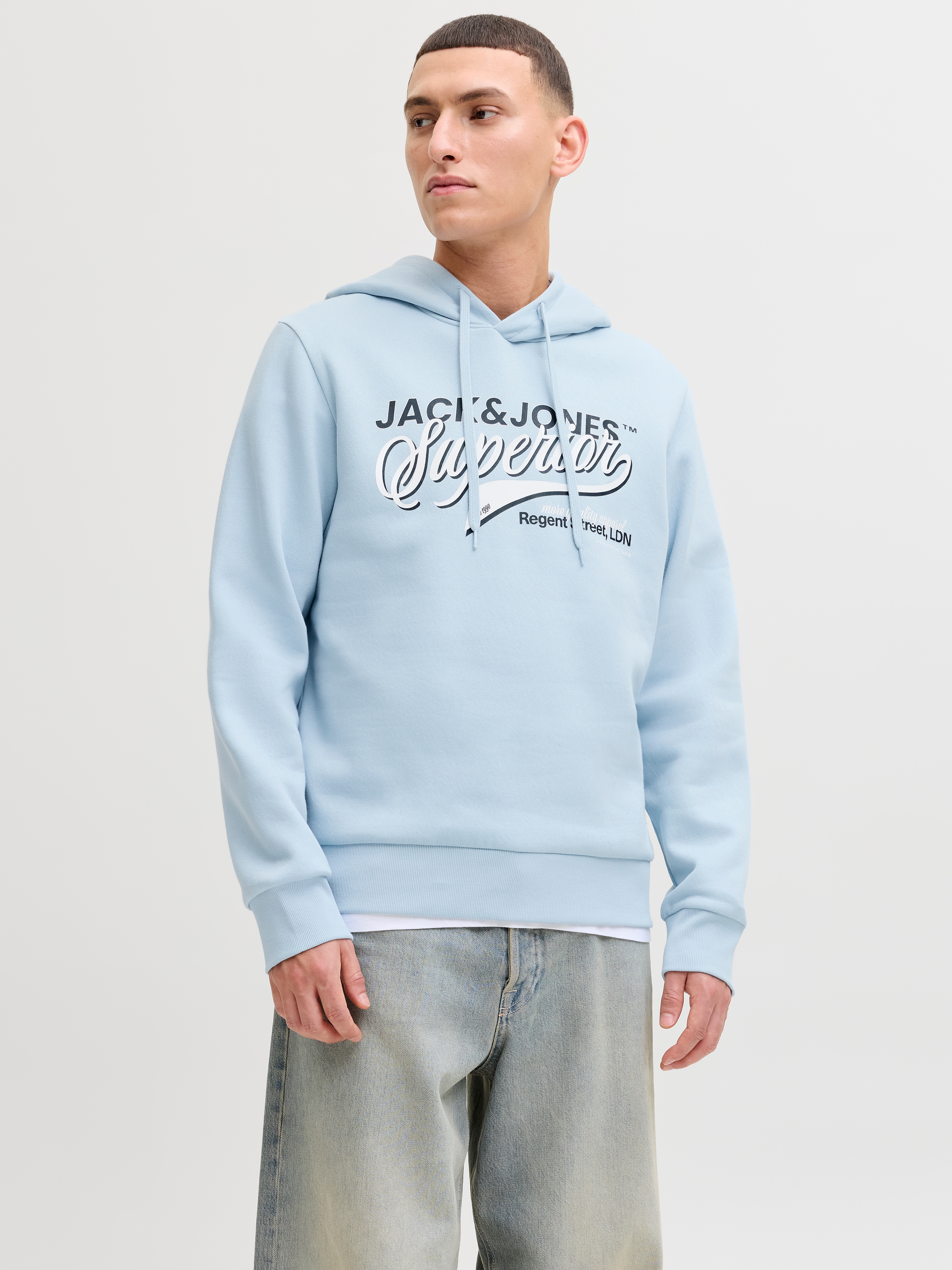 Kapuzensweatshirt JACK & JONES "JJELOGO SWEAT HOOD 2 COL 25/26 NOOS", Herren, Gr. S, celestial blau, angeraute Sweatware, Obermaterial: 70% Baumwolle, 30% Polyester, bedruckt, regular fit normal, Rundhals, Rippbündchen, Sweatshirts, mit stylischem...