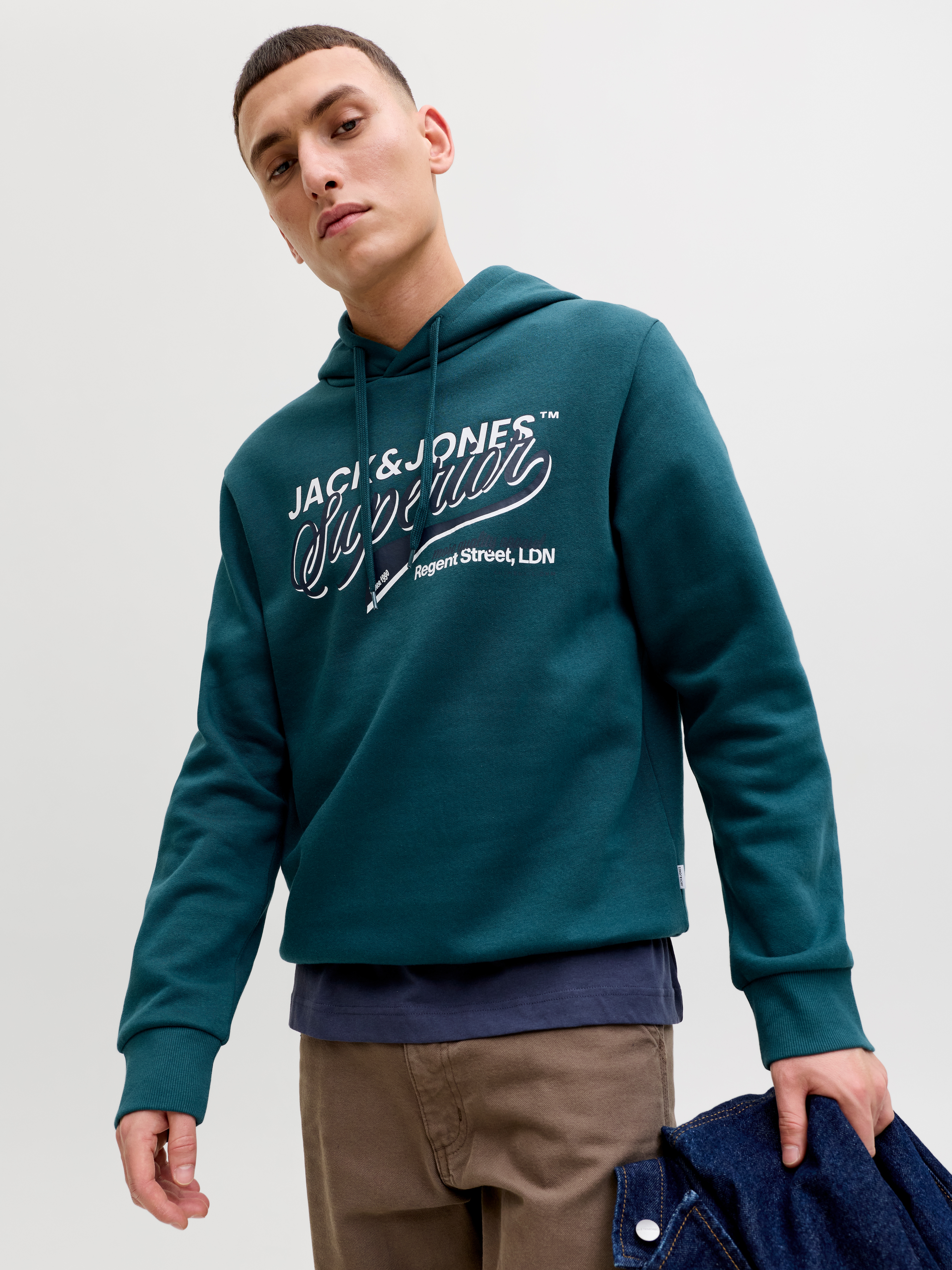 Kapuzensweatshirt JACK & JONES "JJELOGO SWEAT HOOD 2 COL 25/26 NOOS", Herren, Gr. XL, atlantic deep, angeraute Sweatware, Obermaterial: 70% Baumwolle, 30% Polyester, bedruckt, regular fit normal, Rundhals, Rippbündchen, Sweatshirts, mit stylischem...