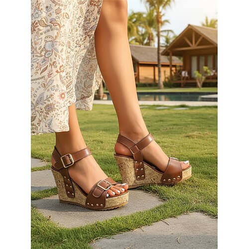 Schwarze Keilsandalen mit Nieten für Damen – Boho-Plateausandalen mit Knöchelriemen, bequeme Korkabsätze für Outdoor-Aktivitäten wie Resorts und tropische Gärten Inselurlaub Image