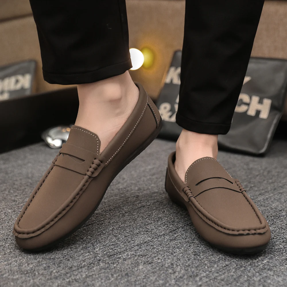 2025 Herbst Kunstleder Casual Herrenschuhe Bequeme Herrenschuhe Stilvolle Fahrer-Slipper Slip-On-Stil Khaki, Schwarz, Grau