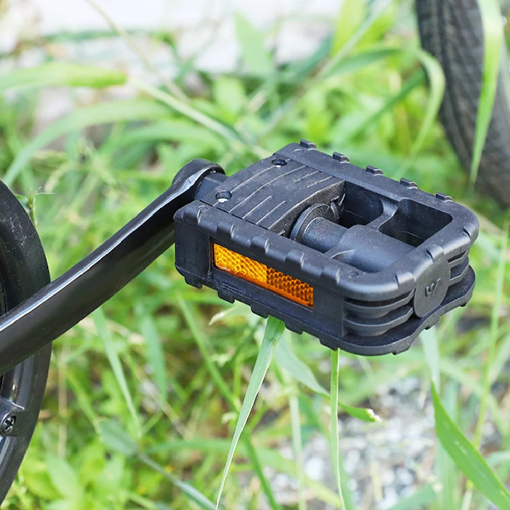 Pedale pieghevole per bicicletta con riflettore Accessori per la guida per bici pieghevole Veicolo elettrico Pedale per bici da strada di montagna antiscivolo