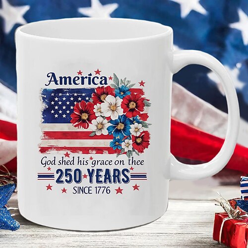 Amerikanischer Jubiläumsbecher zum 250. Jahrestag – 250 Jahre seit 1776 – patriotische Keramiktasse mit Flaggen- und Blumendekor – Erinnerungsgeschenk zum 550-jährigen Jubiläum der Vereinigten Staaten Image