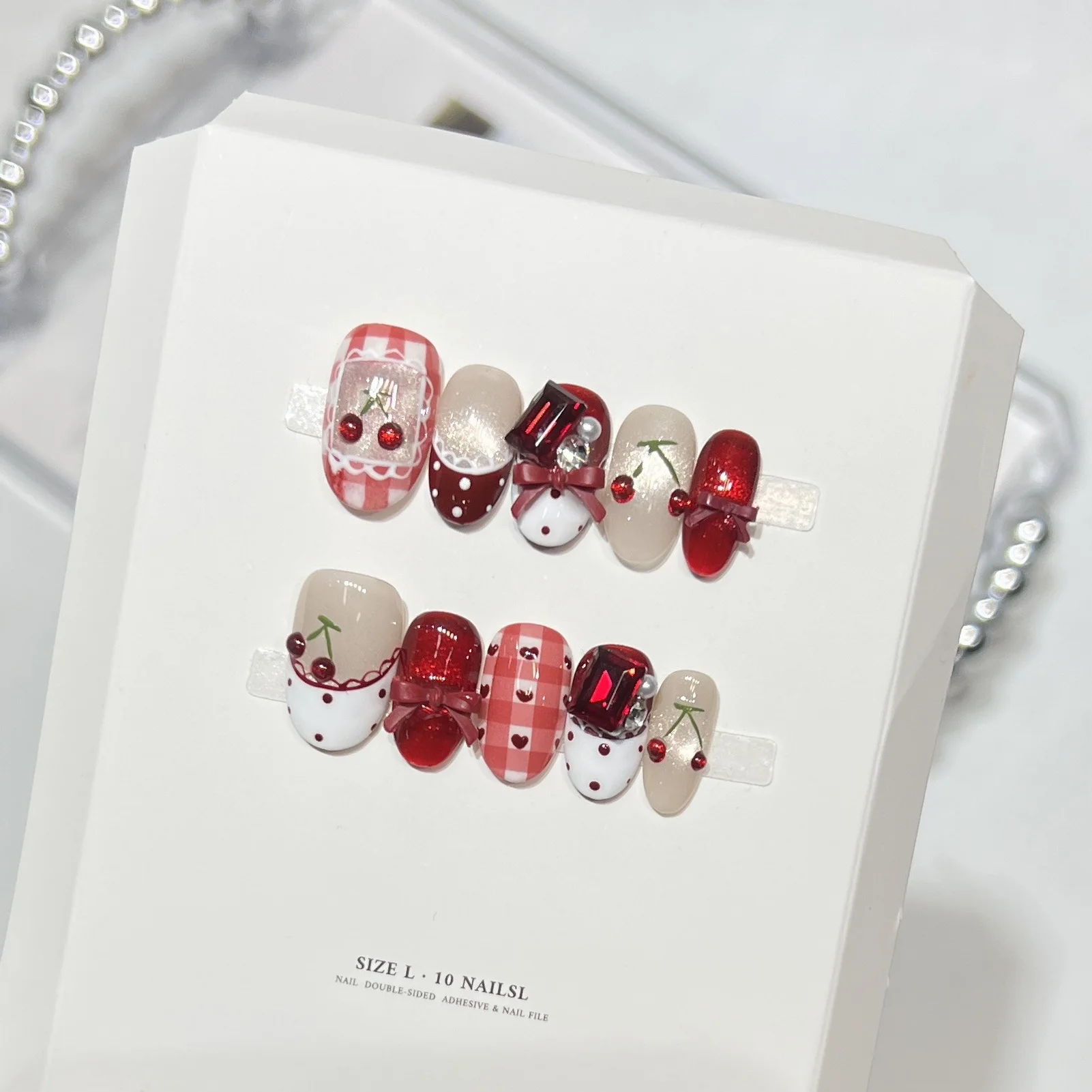 10 Stück süße coole Mandel handgemachte falsche Nägel rosa karierte Kirsche Bowknots Designs Press On Nails Fairy Ballet Wearable Fake Nail Image