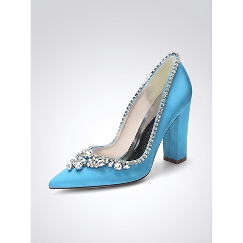 Elfenbeinfarbene Satin-Pumps mit Blockabsatz – elegante Brautschuhe für Gartenhochzeiten im Freien Image