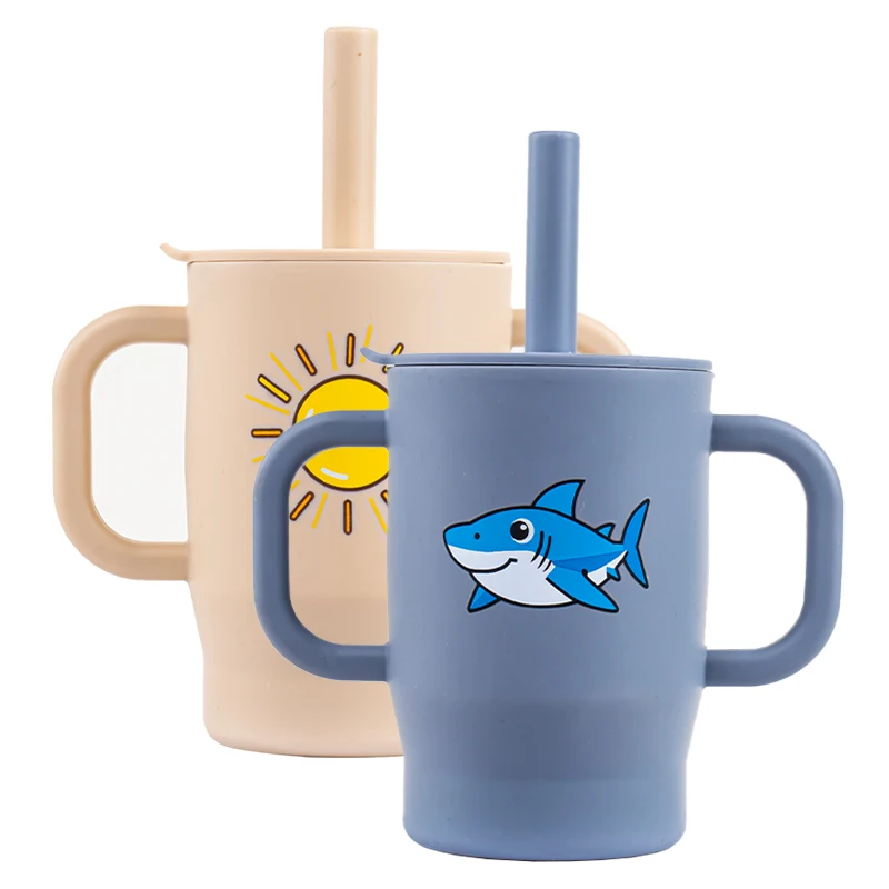 Stanley Learning Trinkbecher (mit Muster), lebensmittelechter Silikonbecher mit Strohhalmdeckel, großer Durchmesser Image