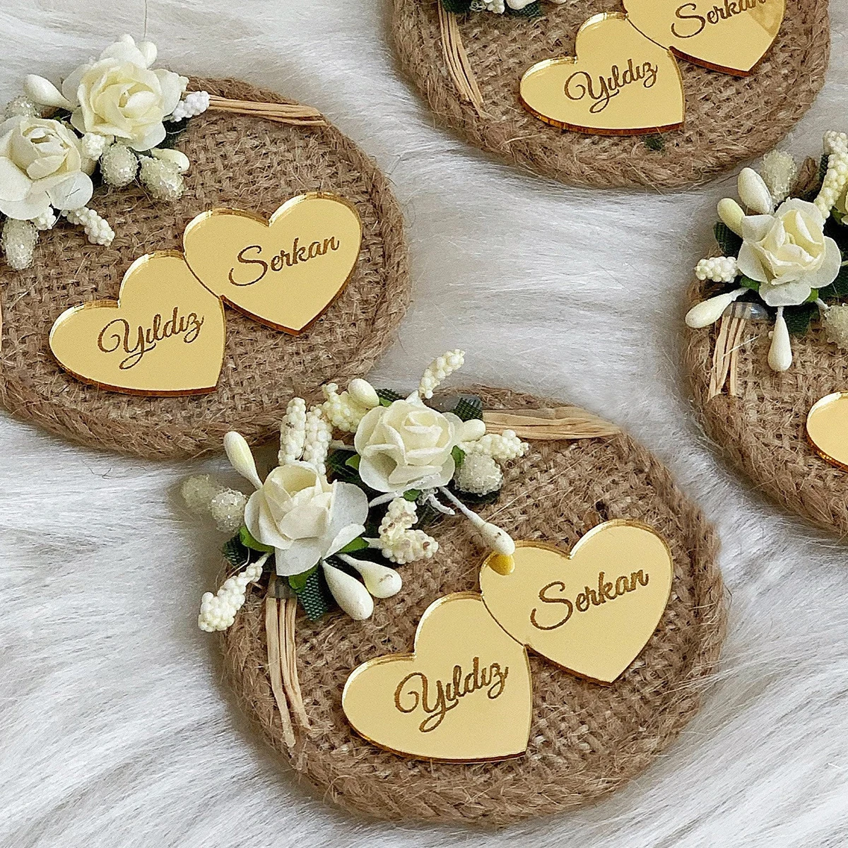 30/50/100 Stück personalisierte Acryl Liebe Herz Tag graviert individuelle Hochzeit Name Baby Taufe Spiegel Gold Tag Dekoration Gastgeschenk Image